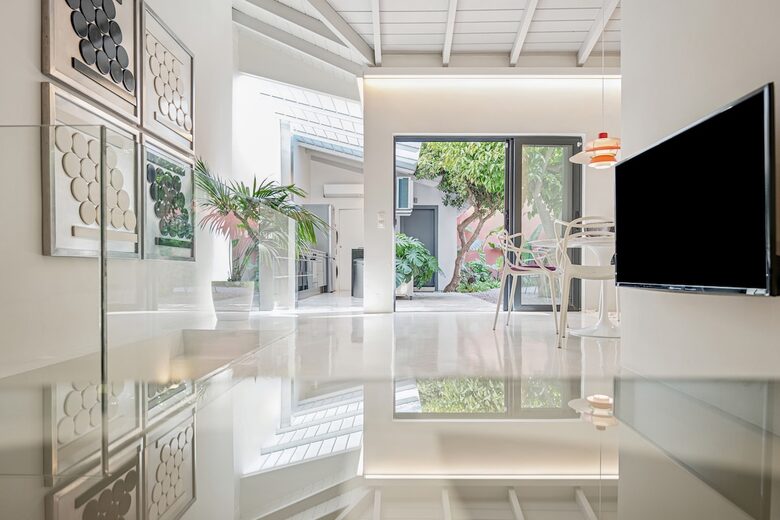 Designer Loft Living in Historic Athens - Athens, Greece