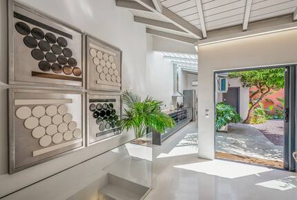 Designer Loft Living in Historic Athens - Athens, Greece