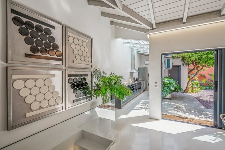 Designer Loft Living in Historic Athens - Athens, Greece