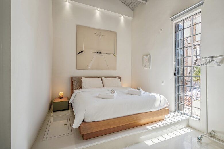 Designer Loft Living in Historic Athens - Athens, Greece