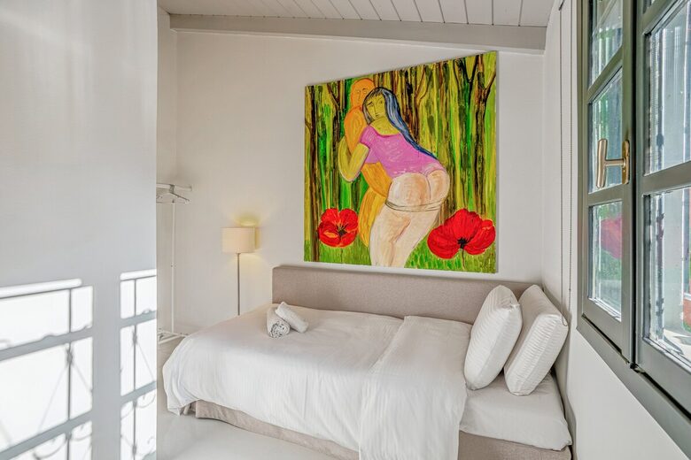 Designer Loft Living in Historic Athens - Athens, Greece