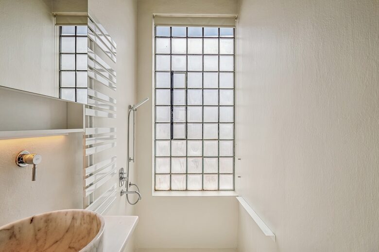 Designer Loft Living in Historic Athens - Athens, Greece