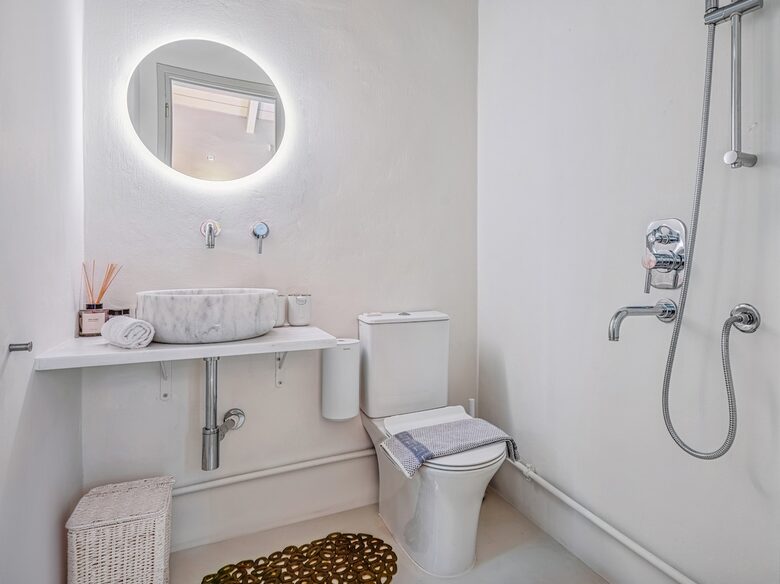 Designer Loft Living in Historic Athens - Athens, Greece