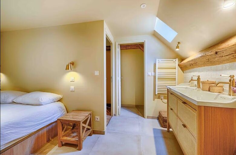 Timeless Mill Living by the River - Boussy-Saint-Antoine, France
