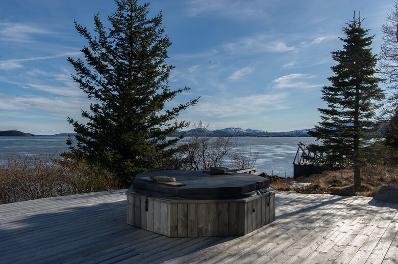 A Lakeside Tribute to Icelandic Heritage - Selfoss, Iceland