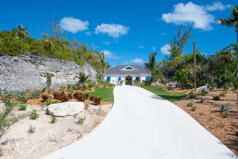 The Lemon Tree House - Moss Town, Bahamas