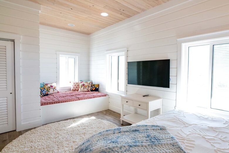 The Lemon Tree House - Moss Town, Bahamas