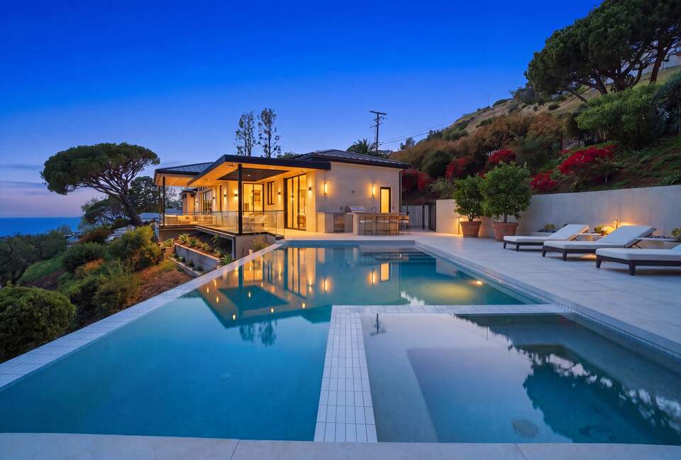 Malibu Contemporary Coastal - Malibu, California