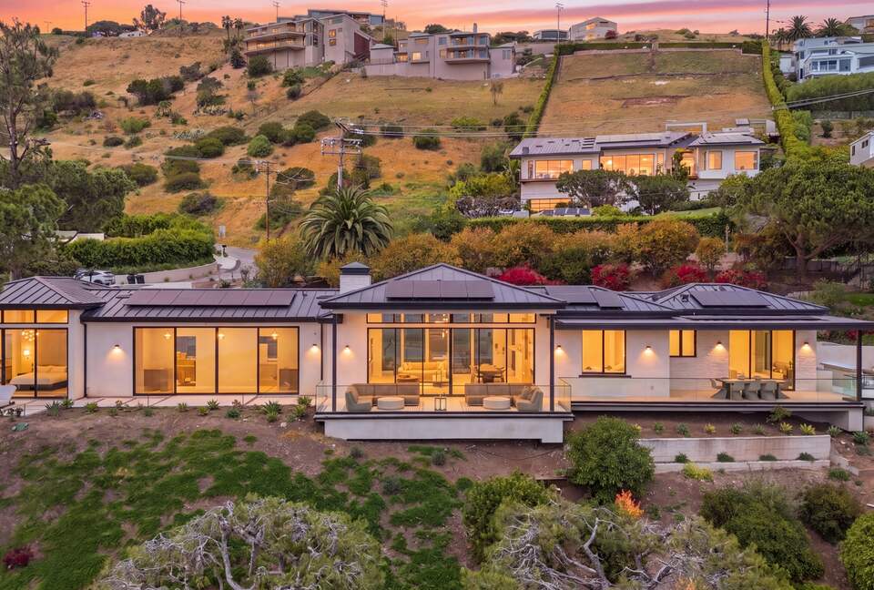 Malibu Contemporary Coastal - Malibu, California