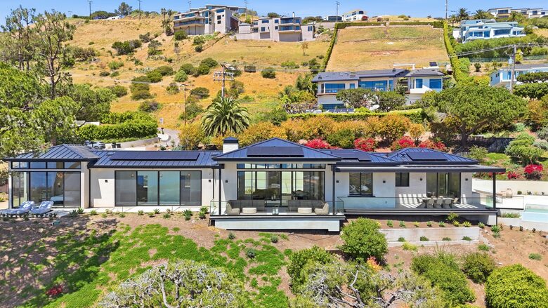 Malibu Contemporary Coastal - Malibu, California