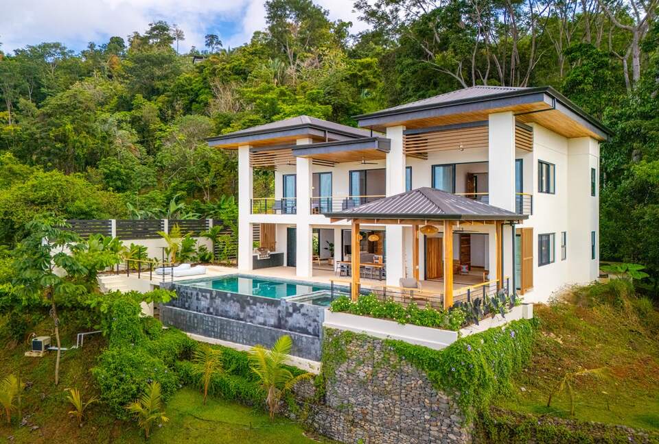 Pacific Horizon Infinity Pool in Costa Rica - Ballena, Costa Rica