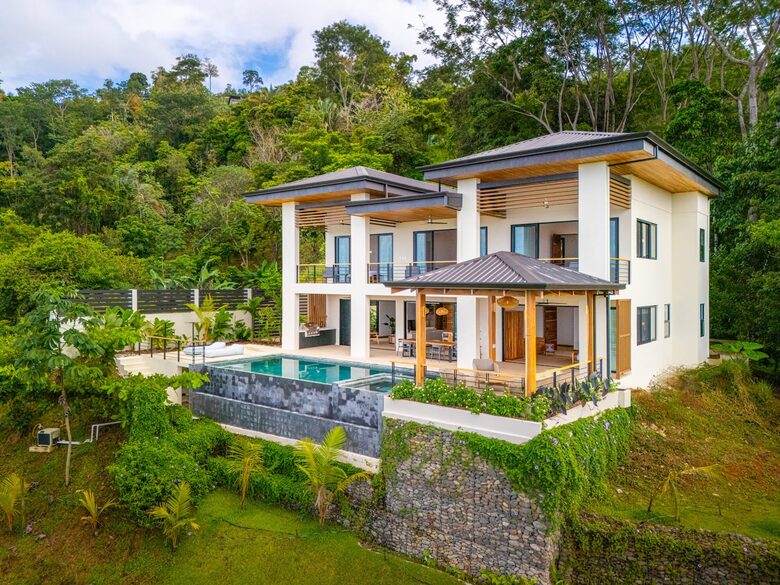 Pacific Horizon Infinity Pool in Costa Rica - Ballena, Costa Rica