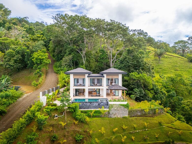 Pacific Horizon Infinity Pool in Costa Rica - Ballena, Costa Rica