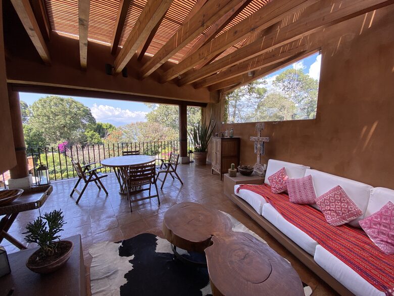 Valle de Bravo Estate with Villa & Private Bungalow-Casa Majaika. - Valle de Bravo, Mexico