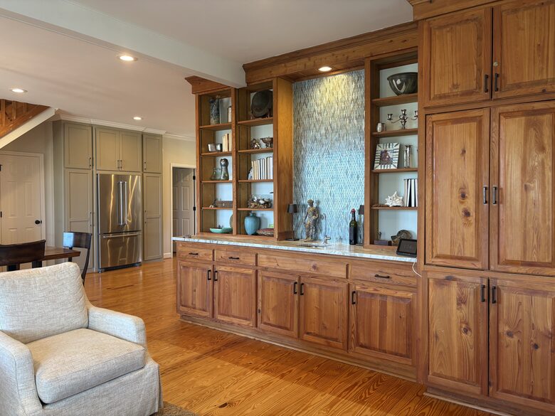 Living room bar area