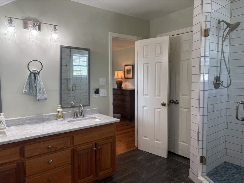 Master bathroom - ensuite