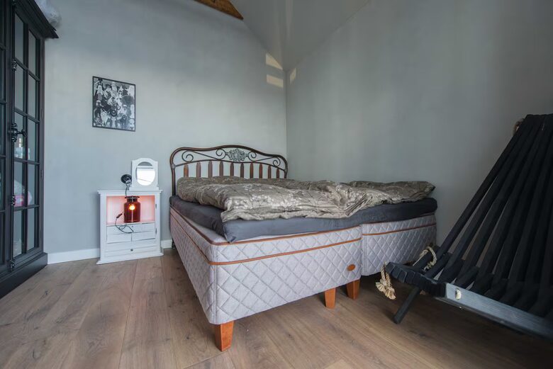 A Lakeside Tribute to Icelandic Heritage - Selfoss, Iceland