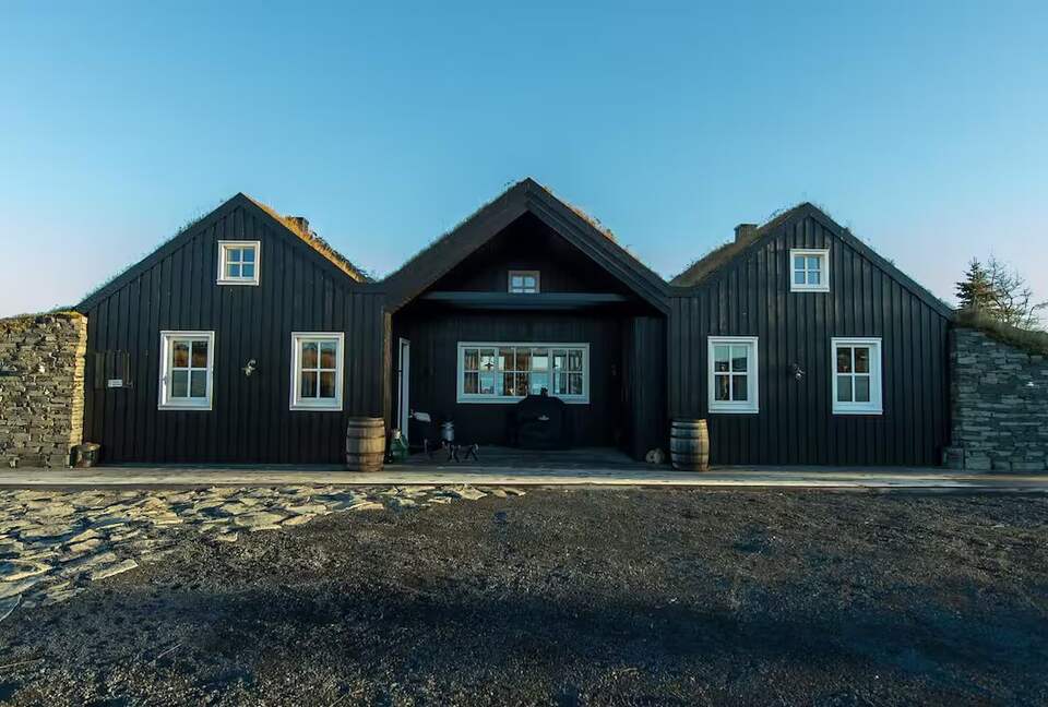 A Lakeside Tribute to Icelandic Heritage - Selfoss, Iceland