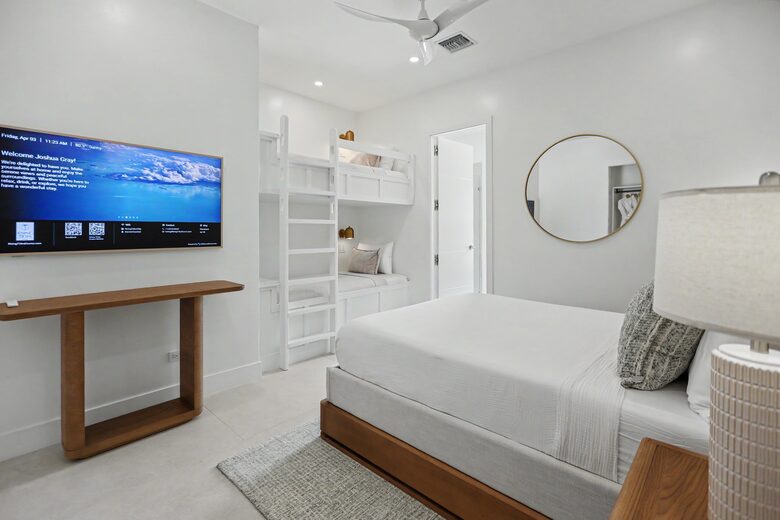 Tar Bay Oceanfront Splendor | Includes Pool and Guest House - Great Exuma, Bahamas