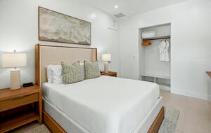 Tar Bay Oceanfront Splendor | Includes Pool and Guest House