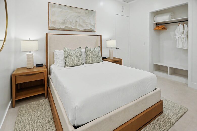 Tar Bay Oceanfront Splendor | Includes Pool and Guest House - Great Exuma, Bahamas