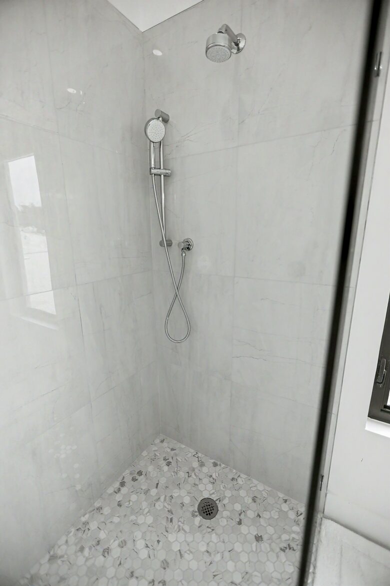 Tar Bay Oceanfront Splendor | Includes Pool and Guest House - Great Exuma, Bahamas