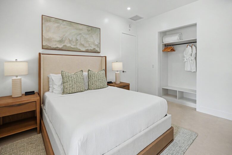 Tar Bay Oceanfront Splendor | Includes Pool and Guest House - Great Exuma, Bahamas