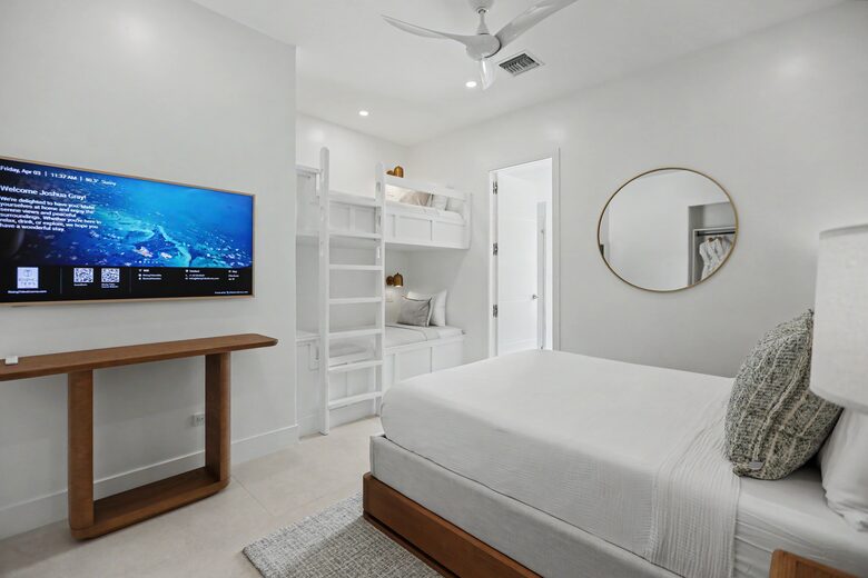 Tar Bay Oceanfront Splendor | Includes Pool and Guest House - Great Exuma, Bahamas