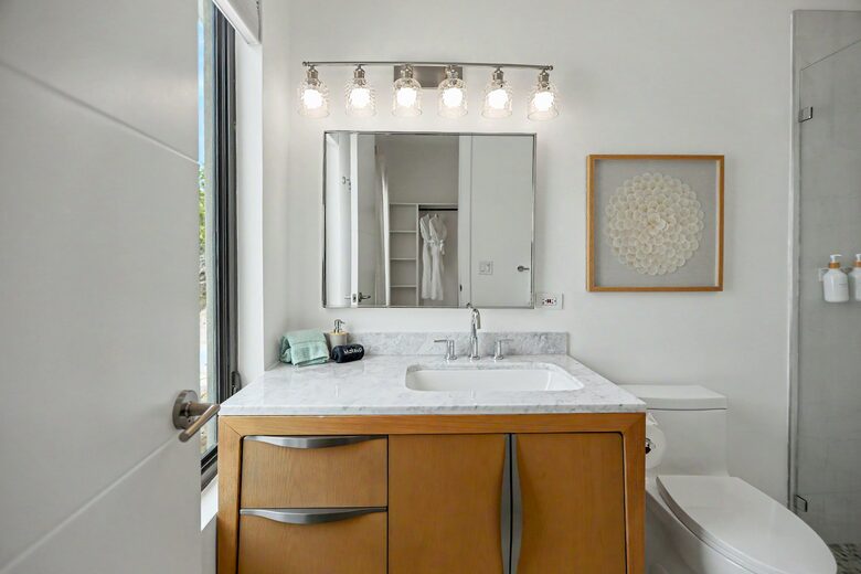 Tar Bay Oceanfront Splendor | Includes Pool and Guest House - Great Exuma, Bahamas