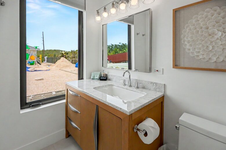 Tar Bay Oceanfront Splendor | Includes Pool and Guest House - Great Exuma, Bahamas