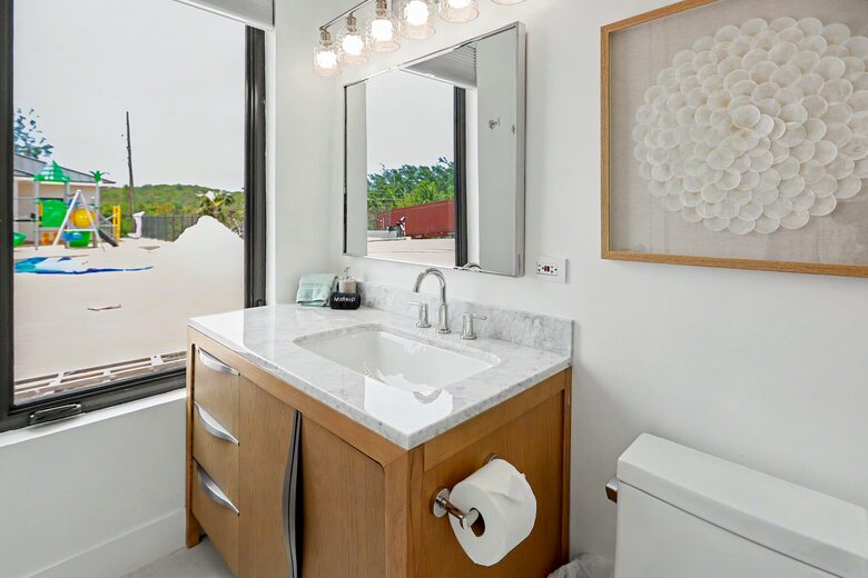 Tar Bay Oceanfront Splendor | Includes Pool and Guest House - Great Exuma, Bahamas