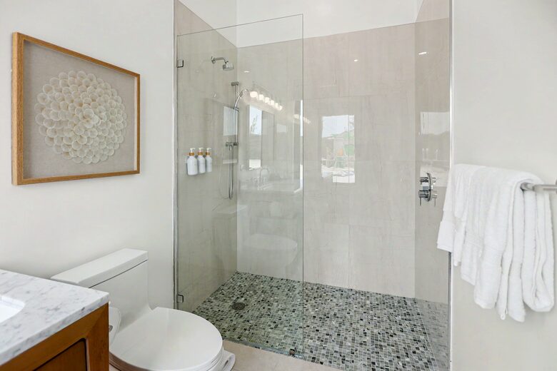 Tar Bay Oceanfront Splendor | Includes Pool and Guest House - Great Exuma, Bahamas