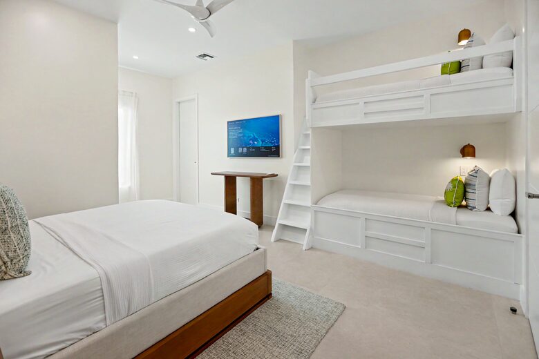 Tar Bay Oceanfront Splendor | Includes Pool and Guest House - Great Exuma, Bahamas