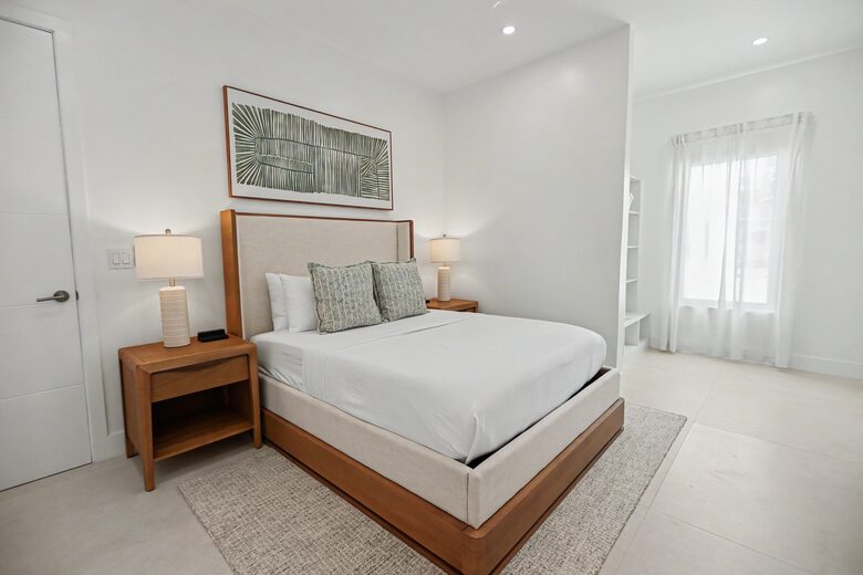 Tar Bay Oceanfront Splendor | Includes Pool and Guest House - Great Exuma, Bahamas