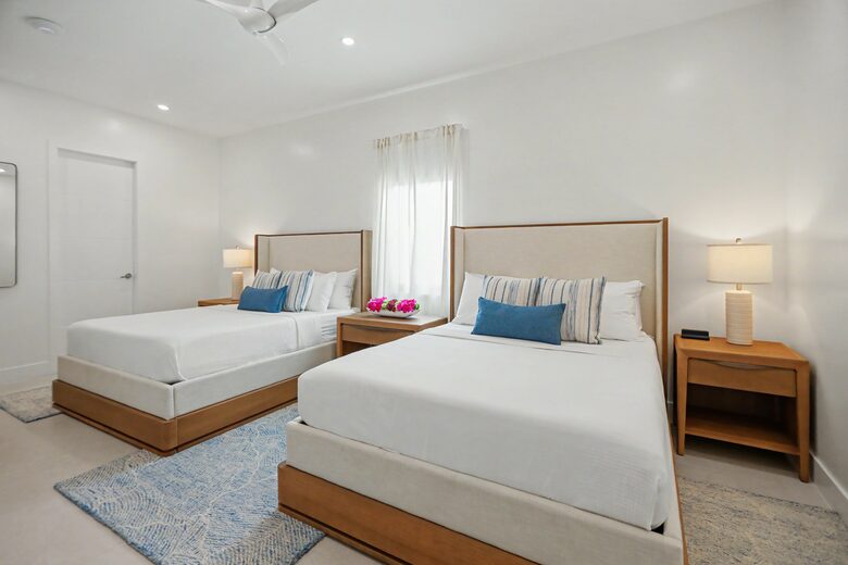 Tar Bay Oceanfront Splendor | Includes Pool and Guest House - Great Exuma, Bahamas