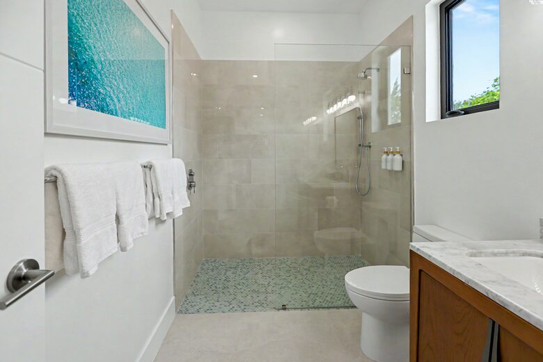 Tar Bay Oceanfront Splendor | Includes Pool and Guest House - Great Exuma, Bahamas