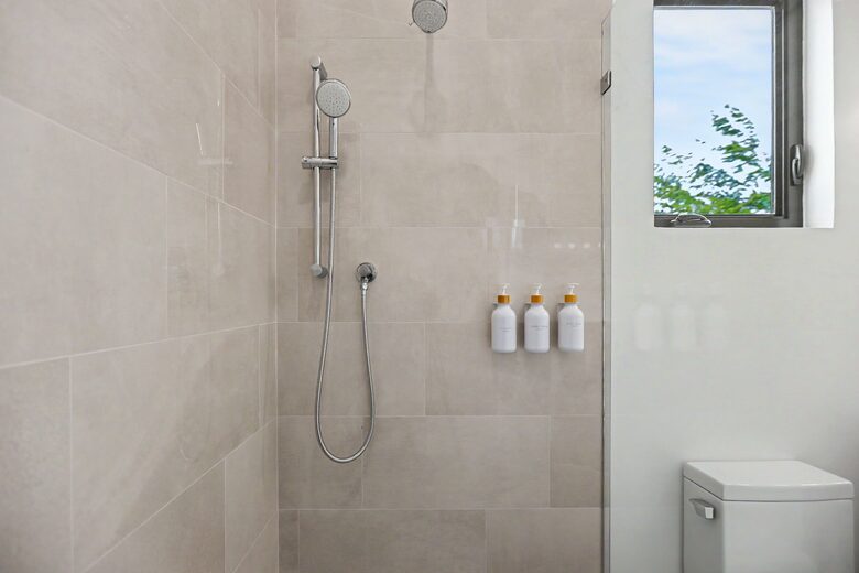 Tar Bay Oceanfront Splendor | Includes Pool and Guest House - Great Exuma, Bahamas