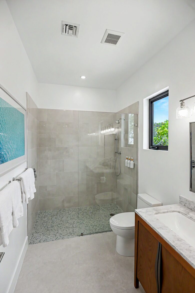 Tar Bay Oceanfront Splendor | Includes Pool and Guest House - Great Exuma, Bahamas