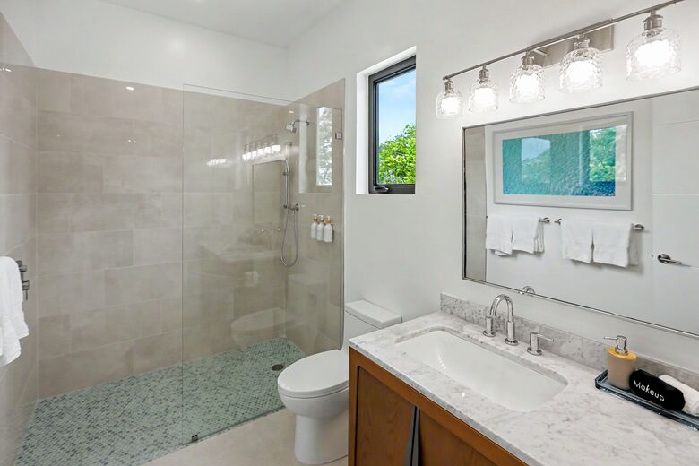 Tar Bay Oceanfront Splendor | Includes Pool and Guest House - Great Exuma, Bahamas