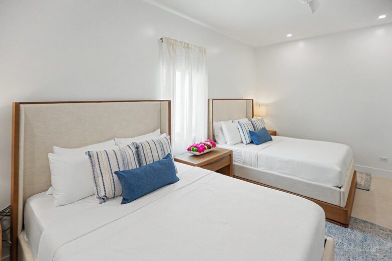 Tar Bay Oceanfront Splendor | Includes Pool and Guest House - Great Exuma, Bahamas