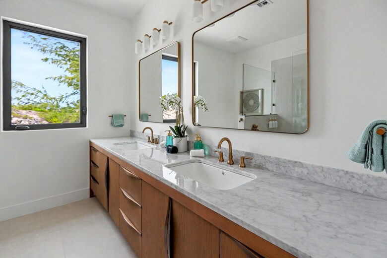 Tar Bay Oceanfront Splendor | Includes Pool and Guest House - Great Exuma, Bahamas