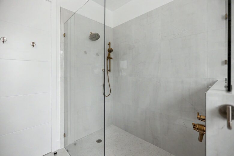 Tar Bay Oceanfront Splendor | Includes Pool and Guest House - Great Exuma, Bahamas