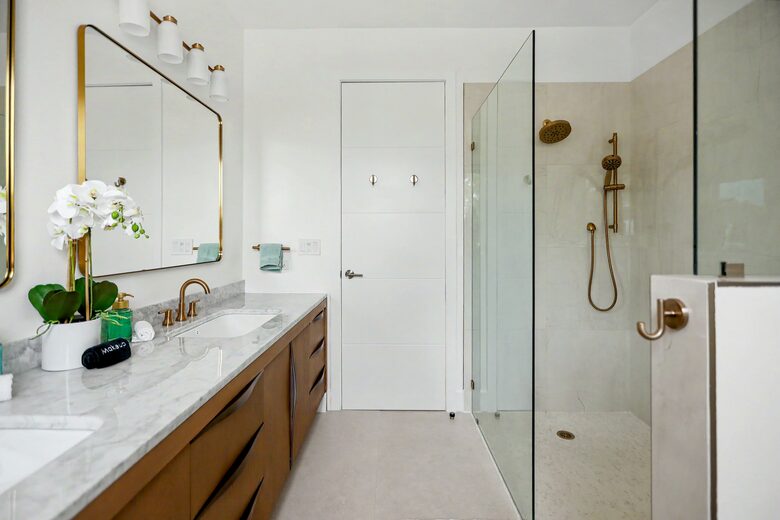 Tar Bay Oceanfront Splendor | Includes Pool and Guest House - Great Exuma, Bahamas