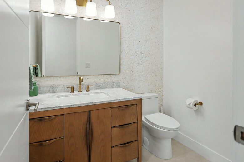 Tar Bay Oceanfront Splendor | Includes Pool and Guest House - Great Exuma, Bahamas