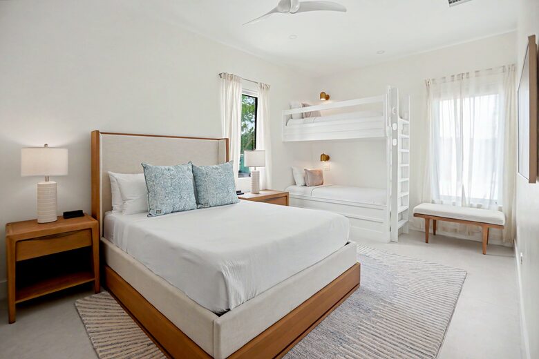 Tar Bay Oceanfront Splendor | Includes Pool and Guest House - Great Exuma, Bahamas