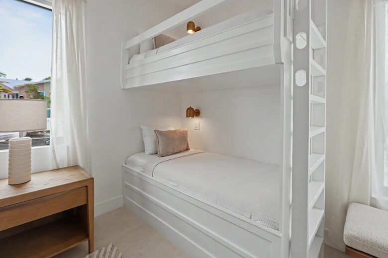 Tar Bay Oceanfront Splendor | Includes Pool and Guest House - Great Exuma, Bahamas