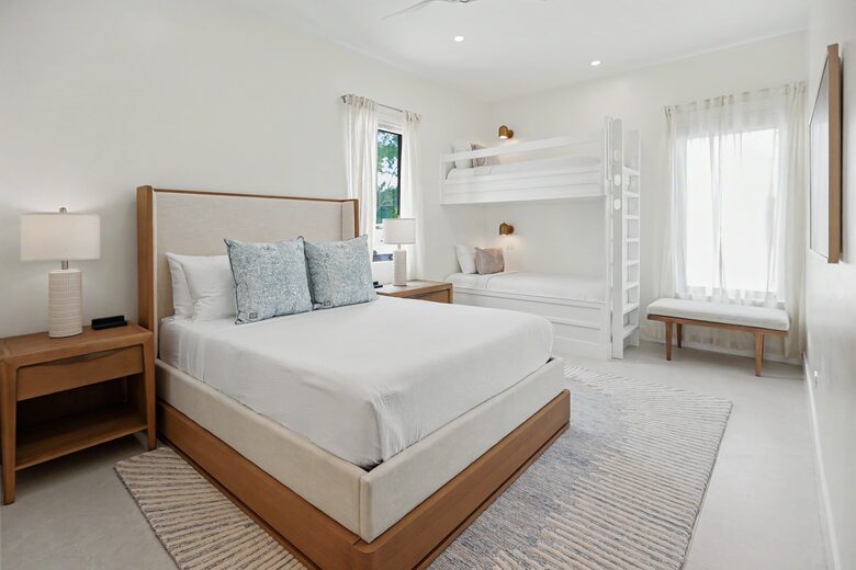 Tar Bay Oceanfront Splendor | Includes Pool and Guest House - Great Exuma, Bahamas