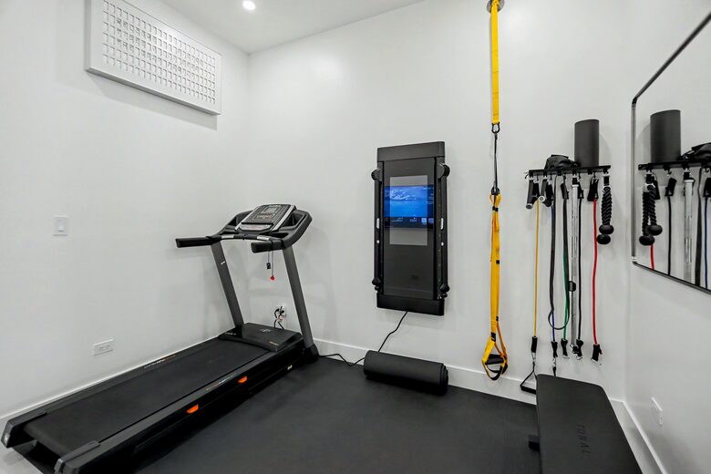 Tar Bay Oceanfront Splendor | Includes Pool and Guest House - Great Exuma, Bahamas