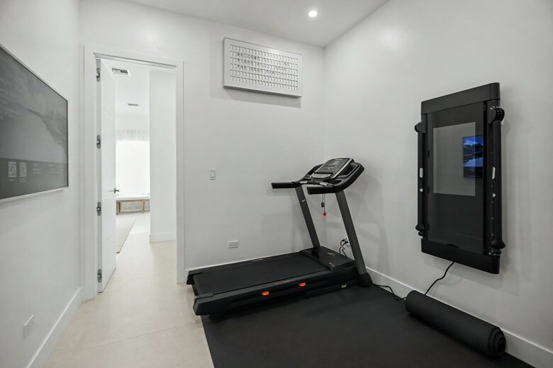 Tar Bay Oceanfront Splendor | Includes Pool and Guest House - Great Exuma, Bahamas