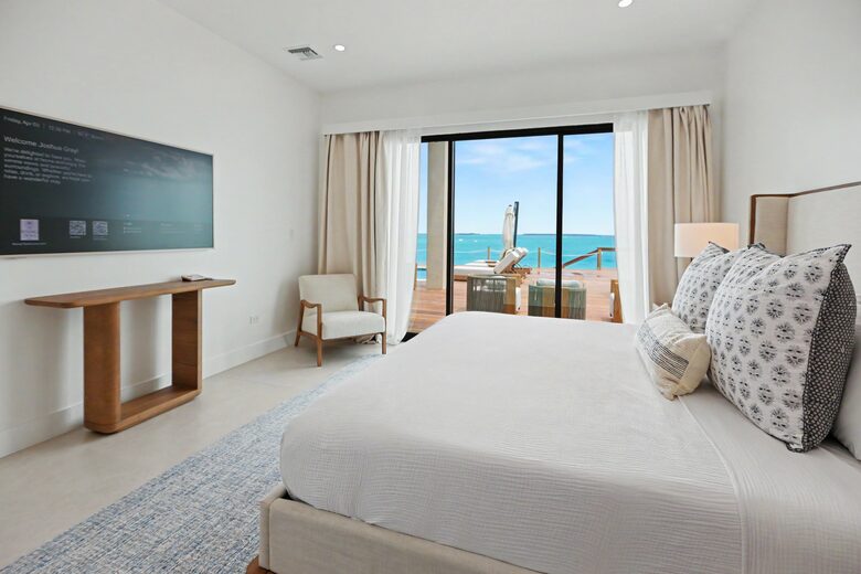 Tar Bay Oceanfront Splendor | Includes Pool and Guest House - Great Exuma, Bahamas